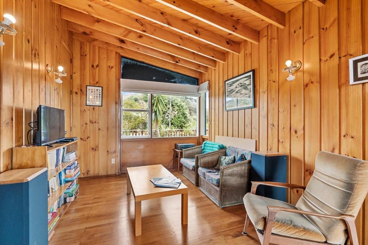 Queenie - Waikanae Beach Holiday Home Exterior foto