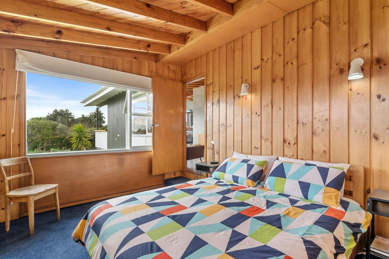 Queenie - Waikanae Beach Holiday Home Exterior foto