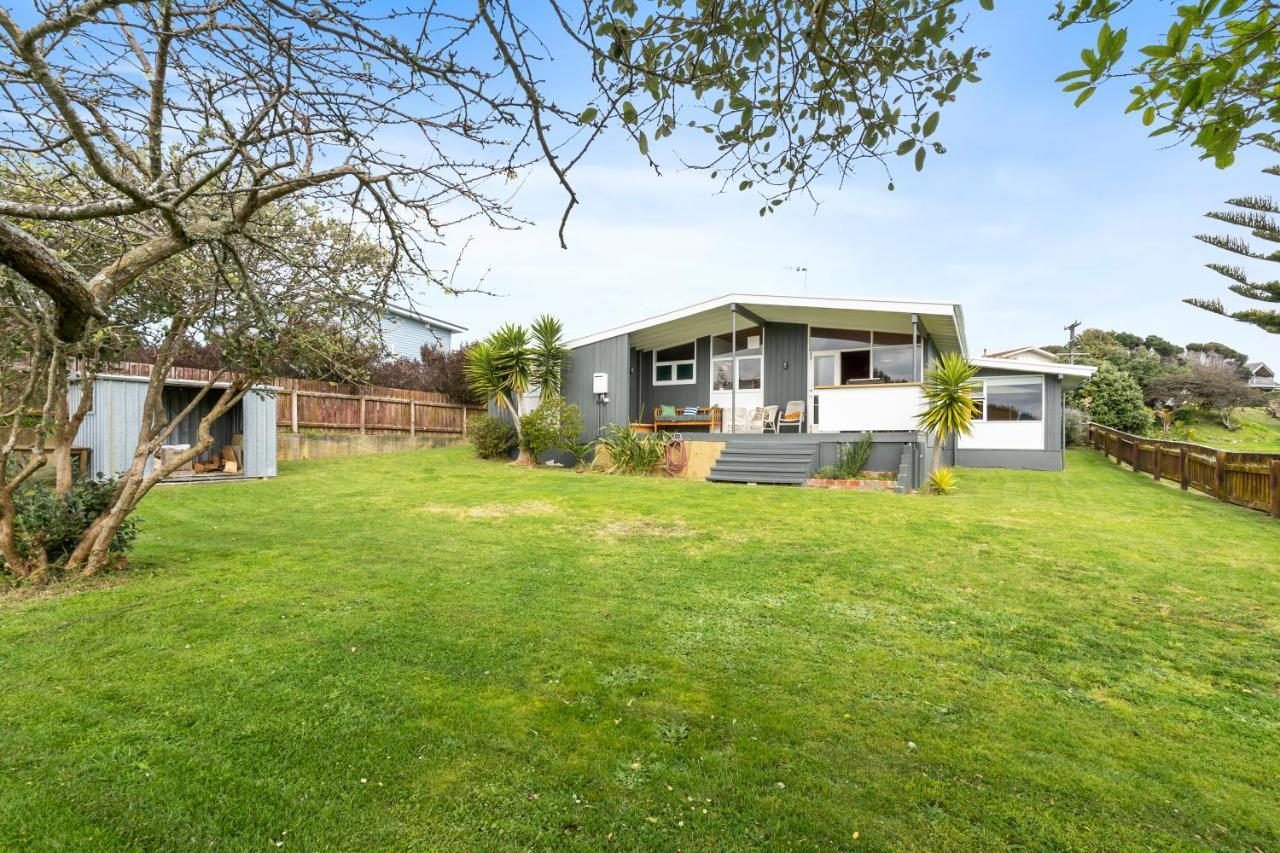 Queenie - Waikanae Beach Holiday Home Exterior foto