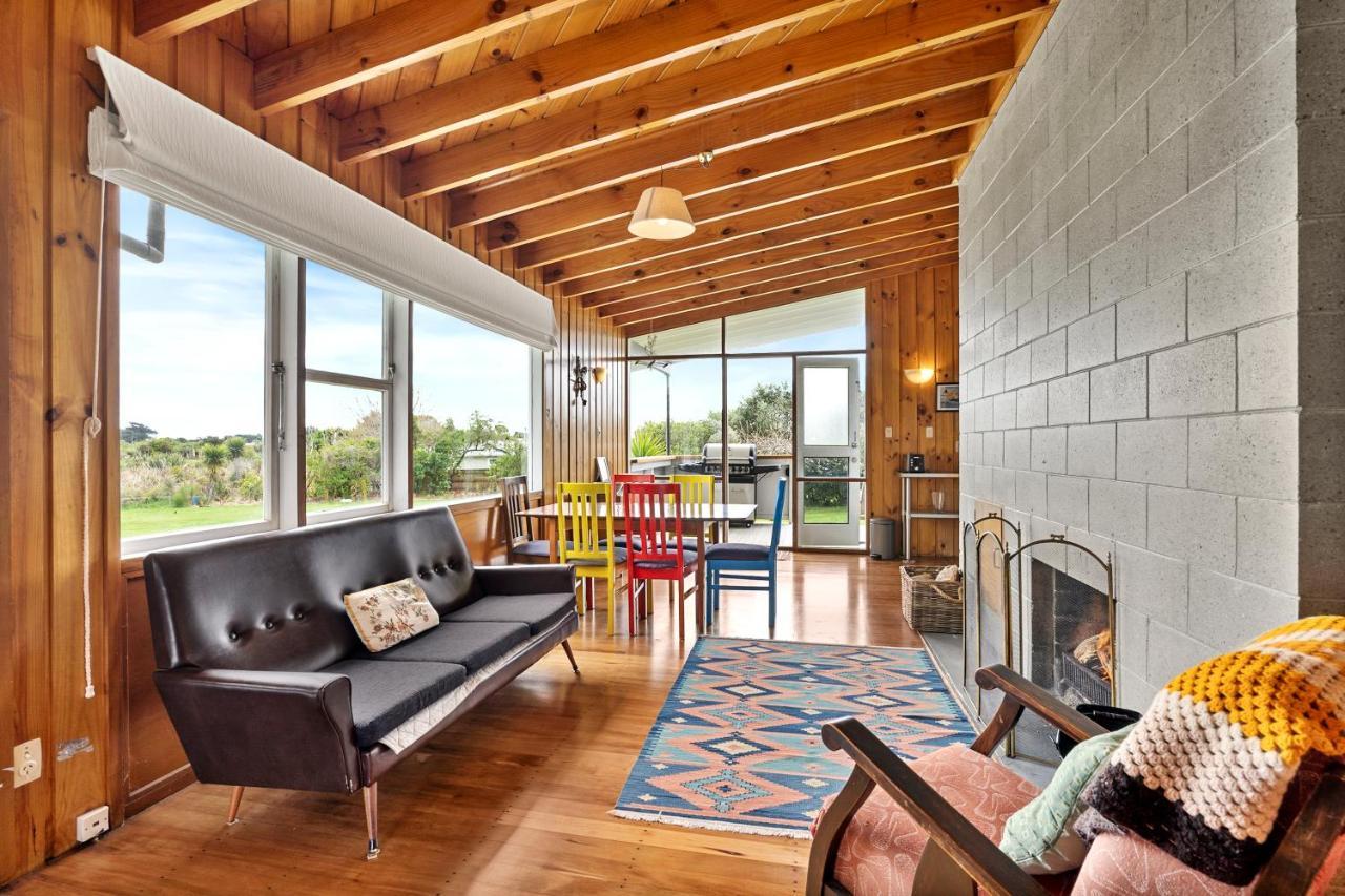 Queenie - Waikanae Beach Holiday Home Exterior foto